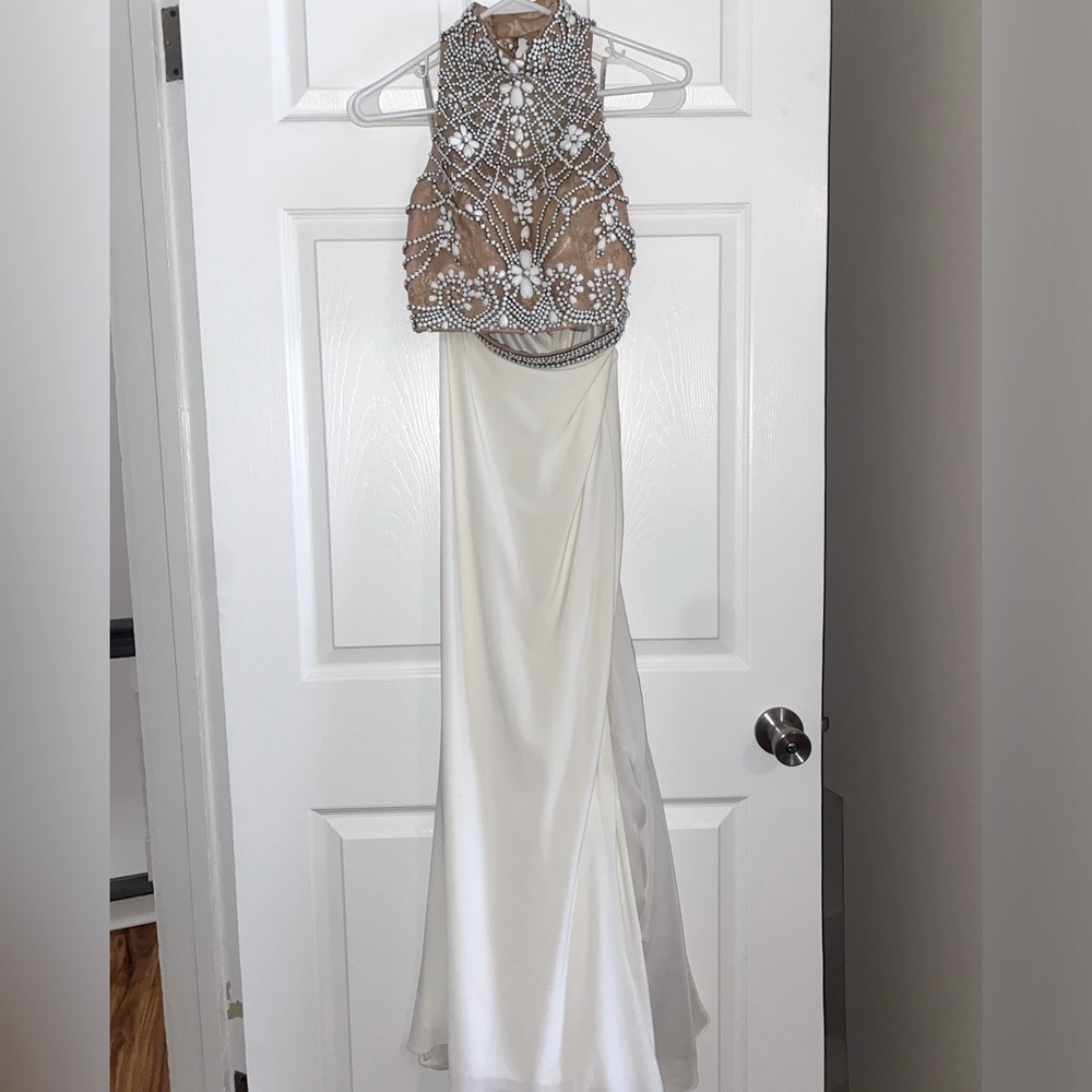 white sherri hill two-piece prom/formal dress